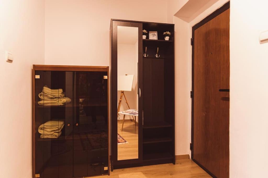Art Studio Myslym Shyri Tiranë Ngoại thất bức ảnh